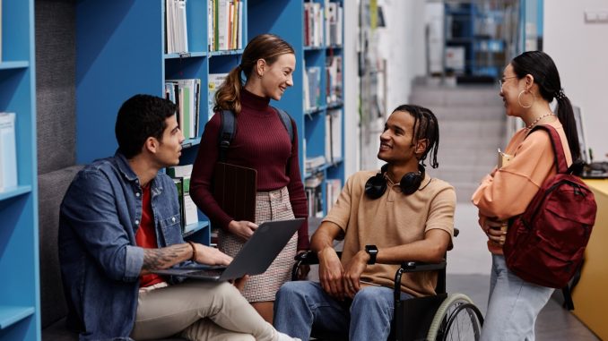 Scuola rifiuta iscrizione di studente disabile: È discriminazione