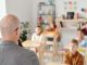 Inclusione scolastica sordi: assistenza LIS deve essere completa
